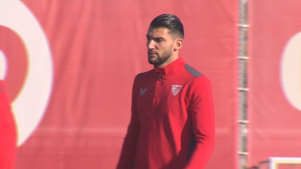 La llegada de Rafa Mir al entrenamiento del Sevilla