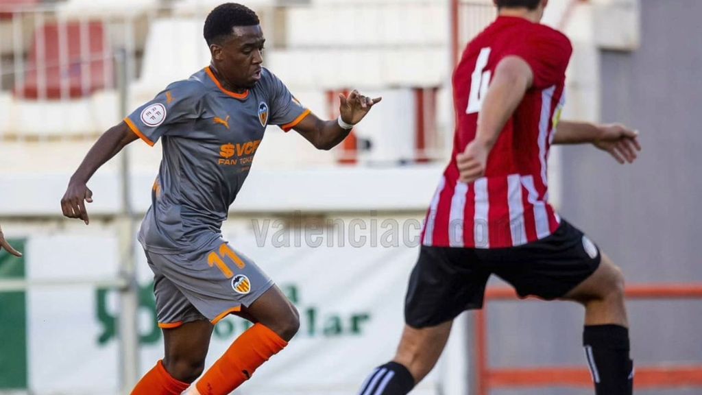 Se estrena la cuarta camiseta del VCF, homenaje a Mestalla