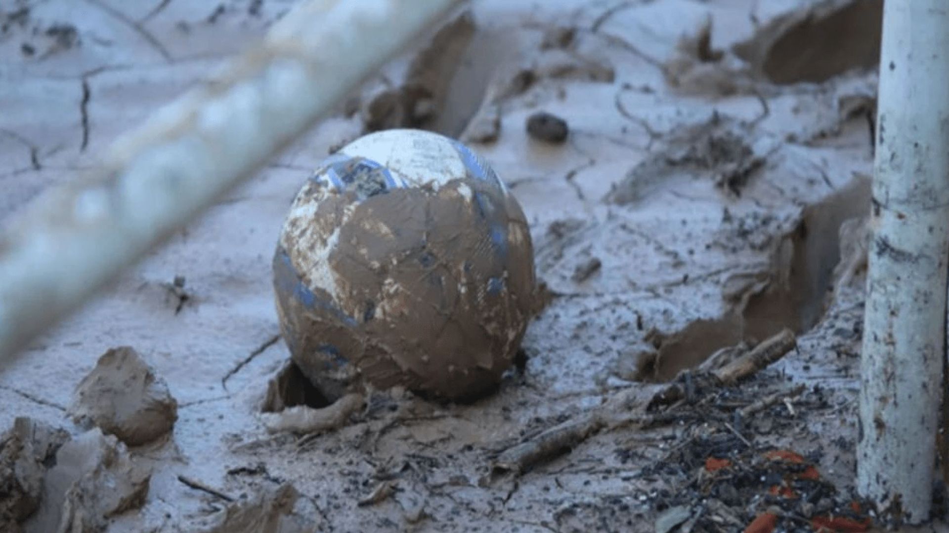 la_pelota_si_se_mancha_001.png la_pelota_si_se_mancha_001.png