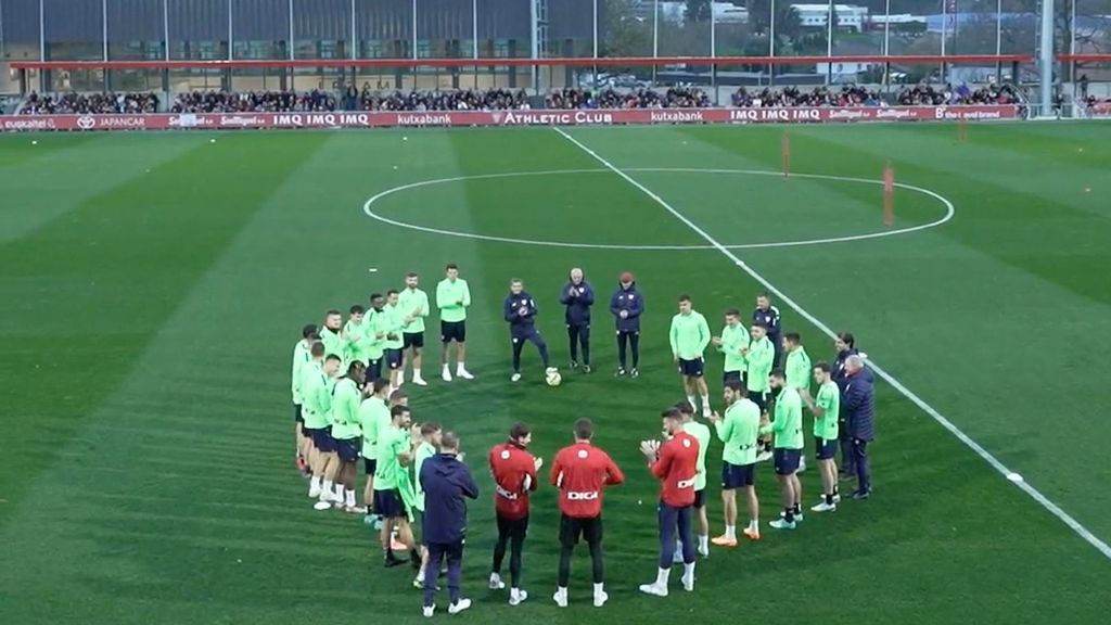 Sesión navideña con la afición en Lezama