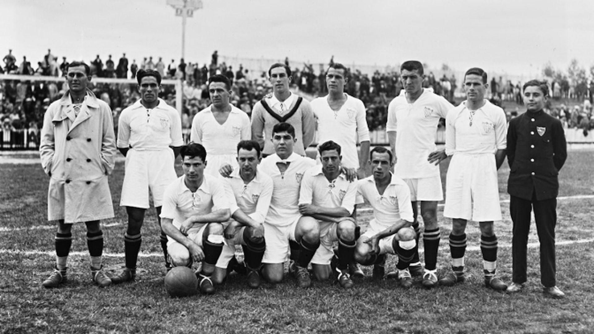 la_plantilla_del_sevilla_fc_del_2829_foto_sfc.jpg la_plantilla_del_sevilla_fc_del_2829_foto_sfc.jpg