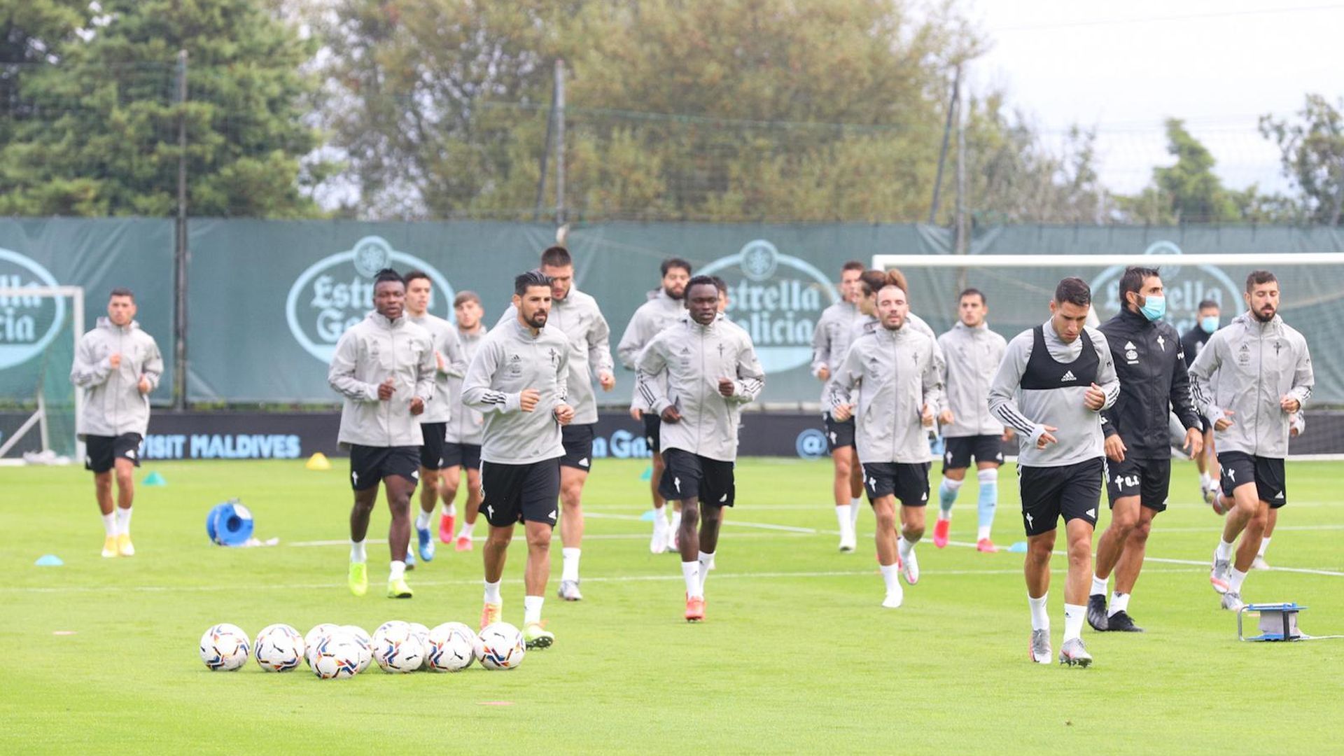 la_plantilla_durante_entrenamiento_de_pretemporada_fotos_celta.jpeg