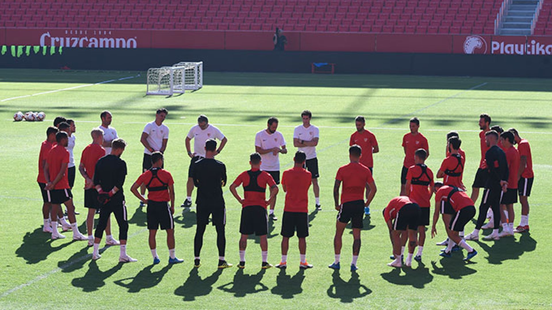 la_plantilla_en_el_entrenamiento_previo_oficial_foto_kiko_hurtado_001.jpg
