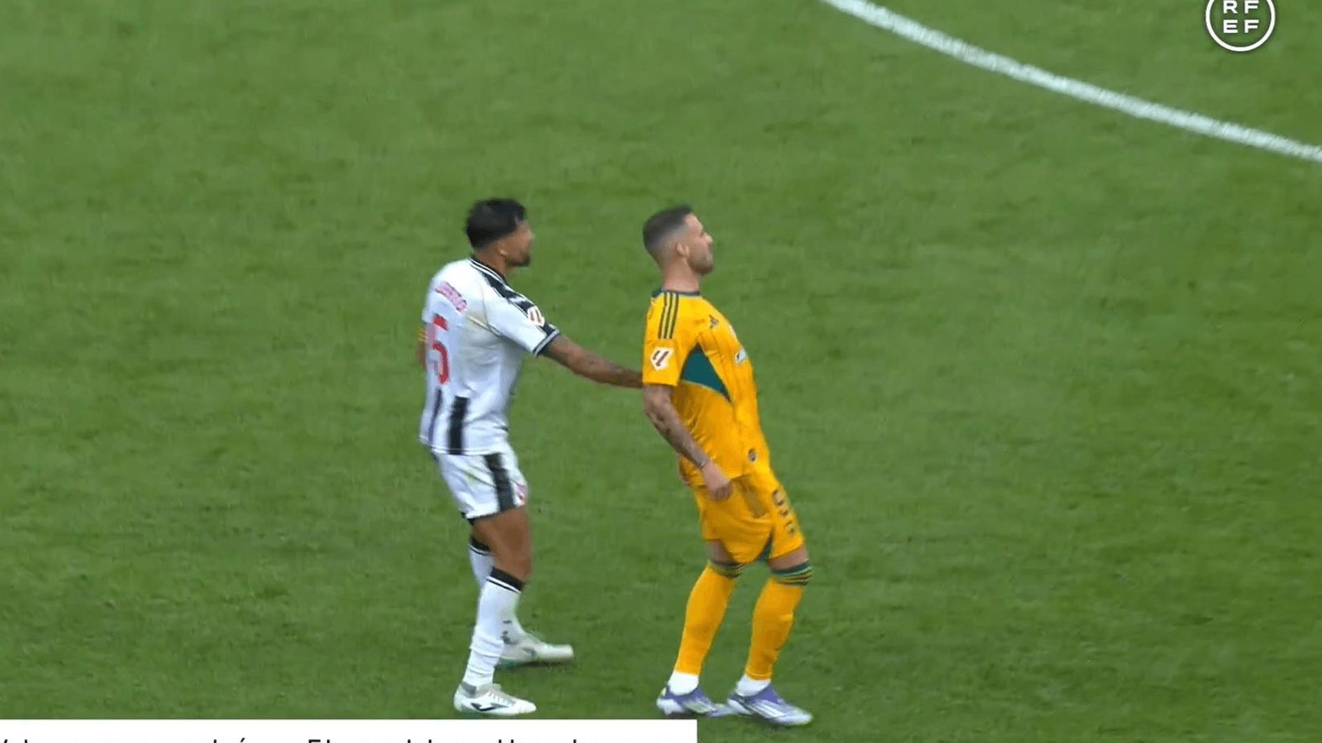 la_polemica_accion_entre_alberto_e_higinio_en_el_castellon_albacete_001.png la_polemica_accion_entre_alberto_e_higinio_en_el_castellon_albacete_001.png