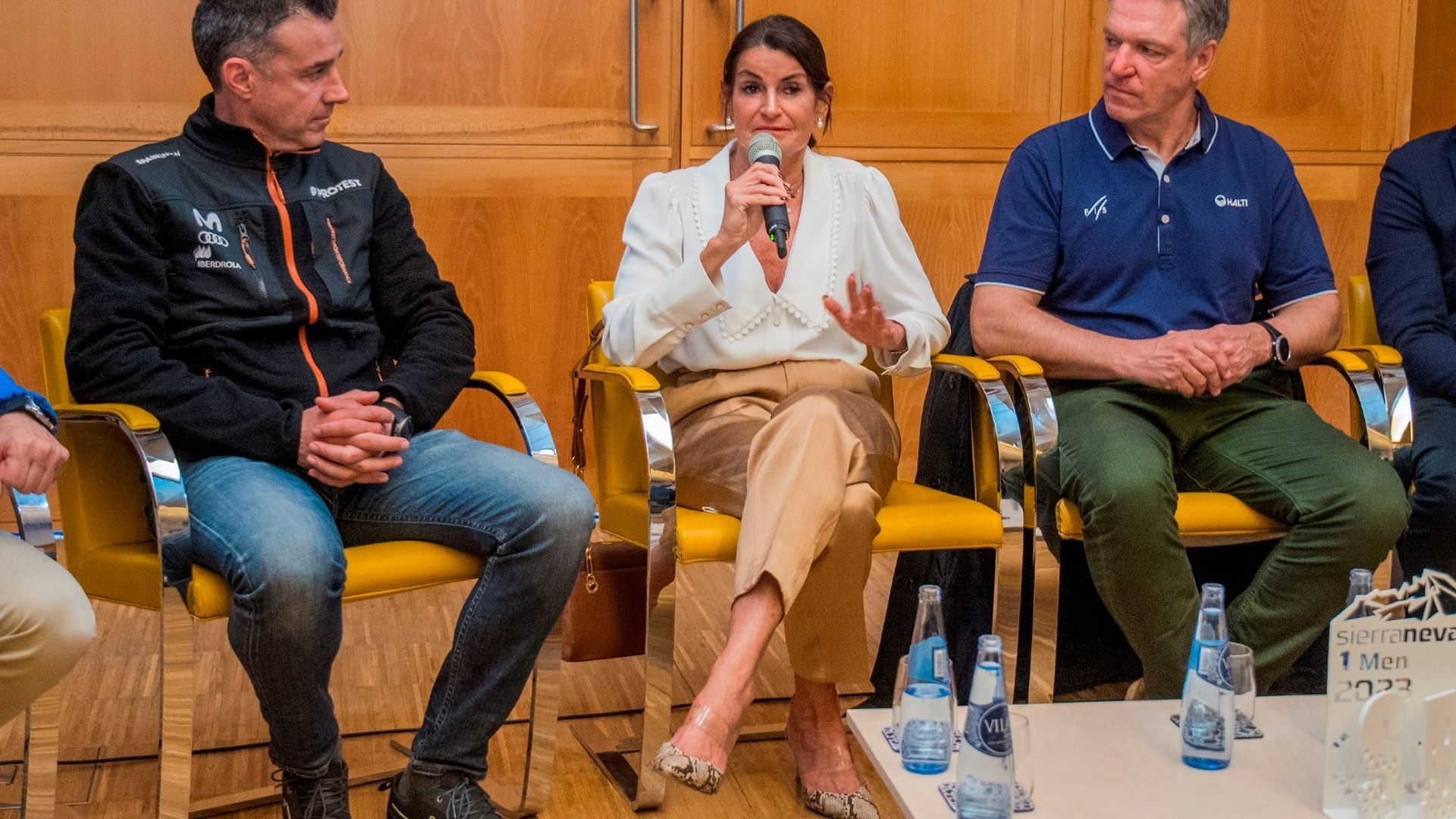 la_presentacion_de_las_dos_pruebas_de_la_copa_del_mundo_fis_de_snowboard_cross_sbx_sie.jpeg
