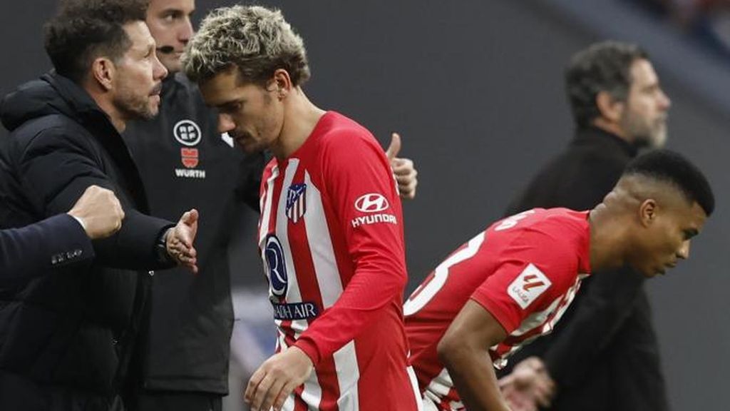La reacción de Griezmann cuando le cambian por Reinildo