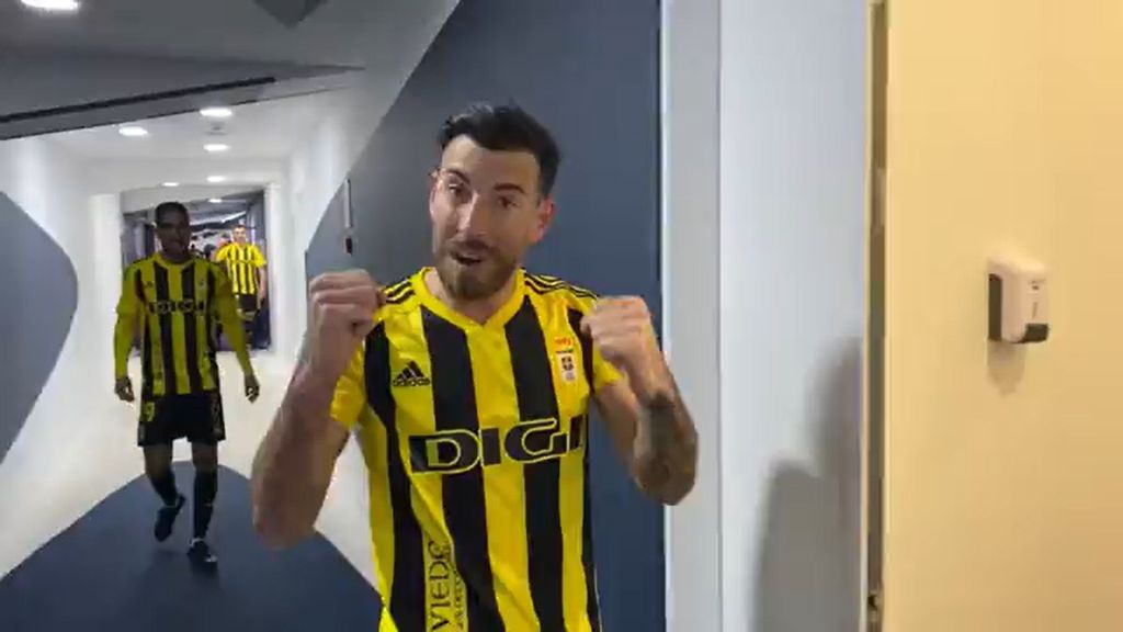 La satisfacción de los jugadores del Oviedo en el vestuario tras vencer al Málaga