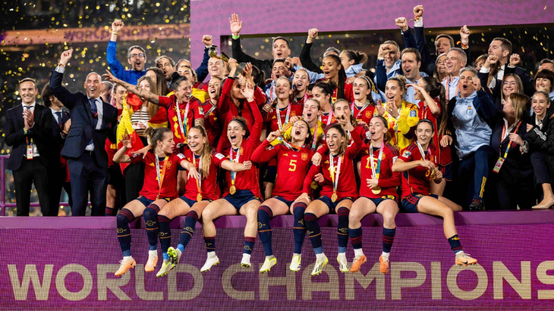 la_seleccion_espanola_de_futbol_femenino_se_proclaman_campeonas_del_mundo_fuente_cordo_001.jpg