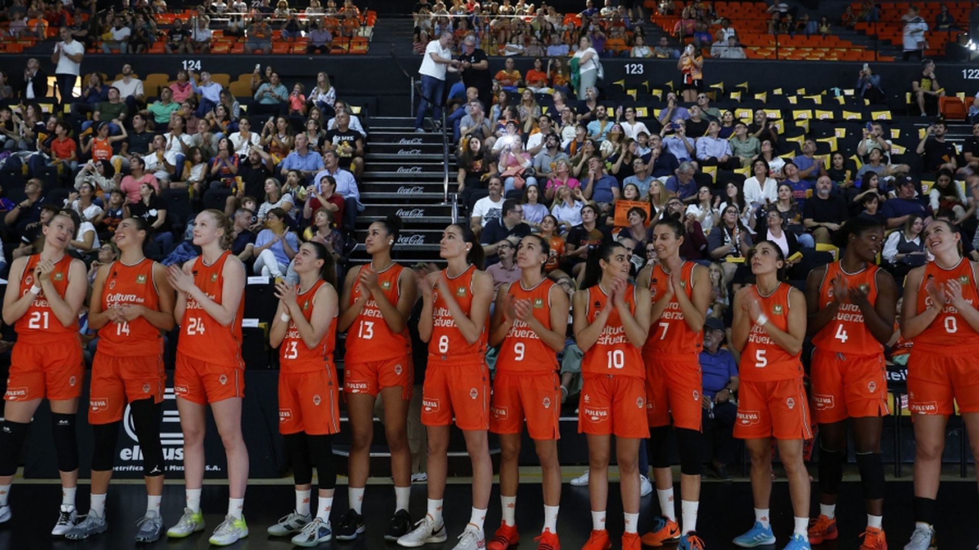 la_supercopa_sube_al_cielo_de_la_fonteta_con_victoria_y_maxima_anotacion_102_41.jpg la_supercopa_sube_al_cielo_de_la_fonteta_con_victoria_y_maxima_anotacion_102_41.jpg