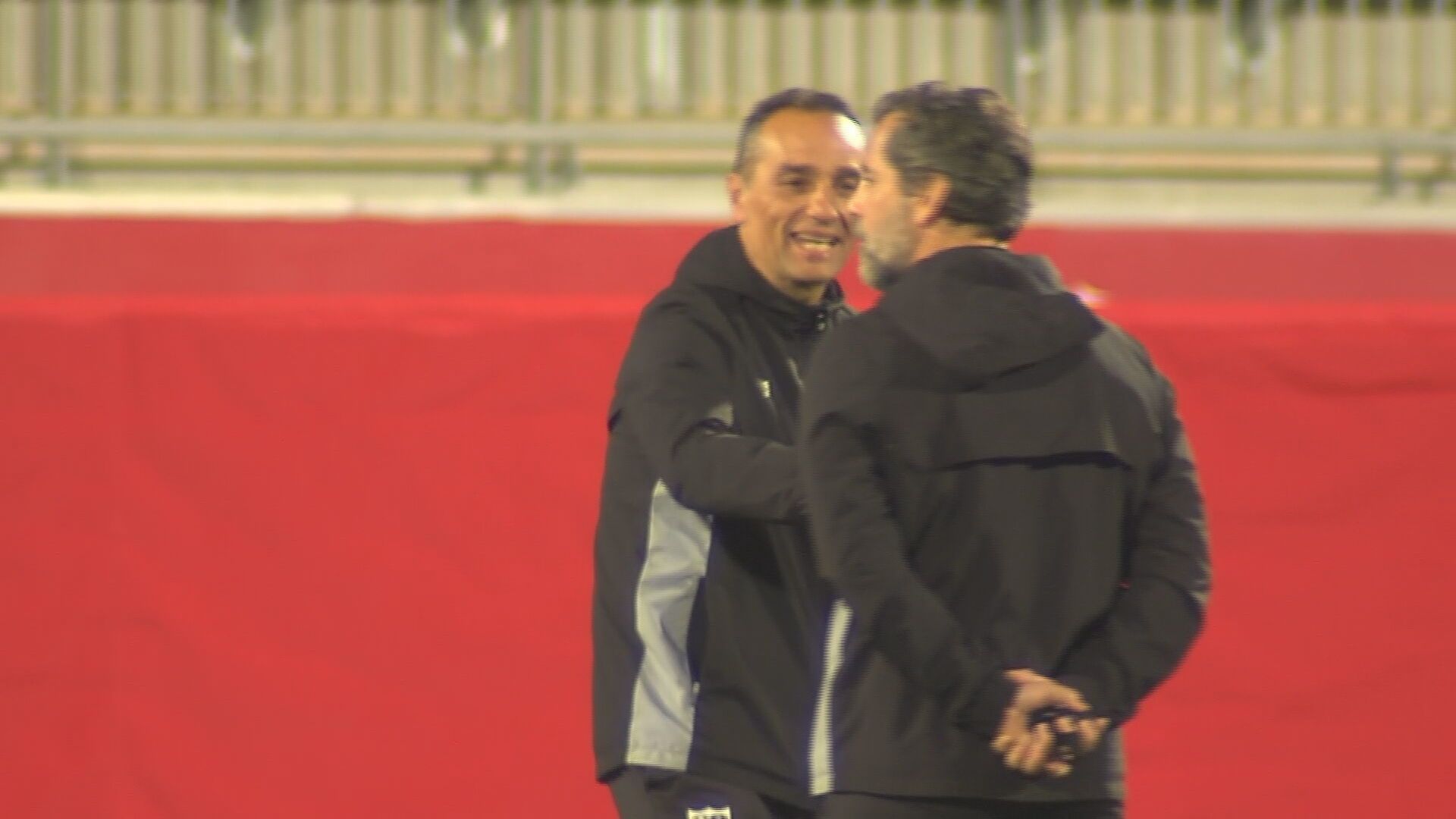 la_union_de_quique_sanchez_flores_y_oltra_en_su_primer_dia_en_sevilla.jpeg la_union_de_quique_sanchez_flores_y_oltra_en_su_primer_dia_en_sevilla.jpeg