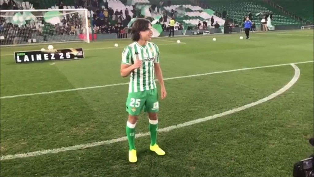 Lainez en su pasada presentación con el Betis