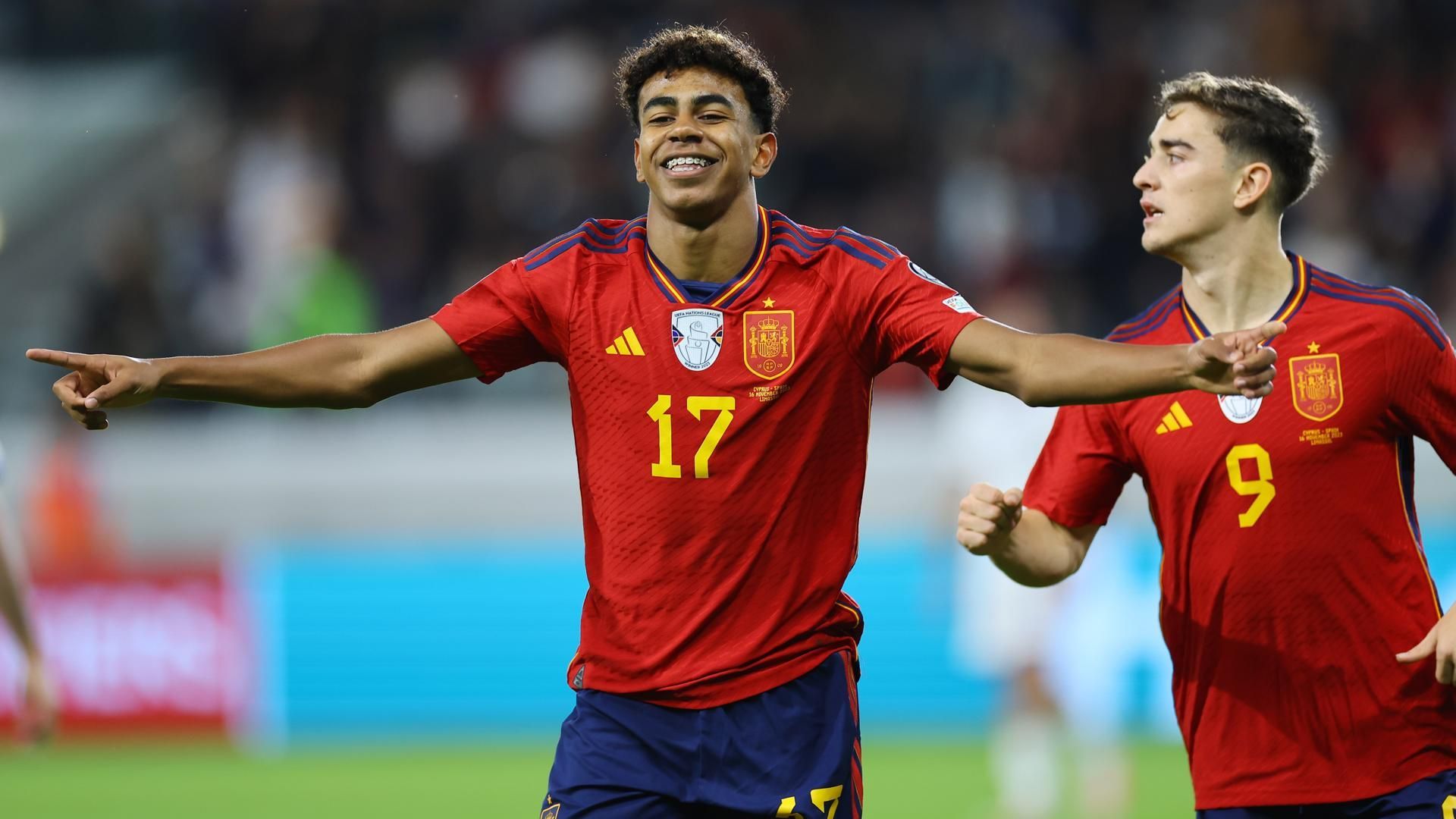 lamine_yamal_celebrando_su_gol_en_el_chipre_espana_foto_efe_001.jpg