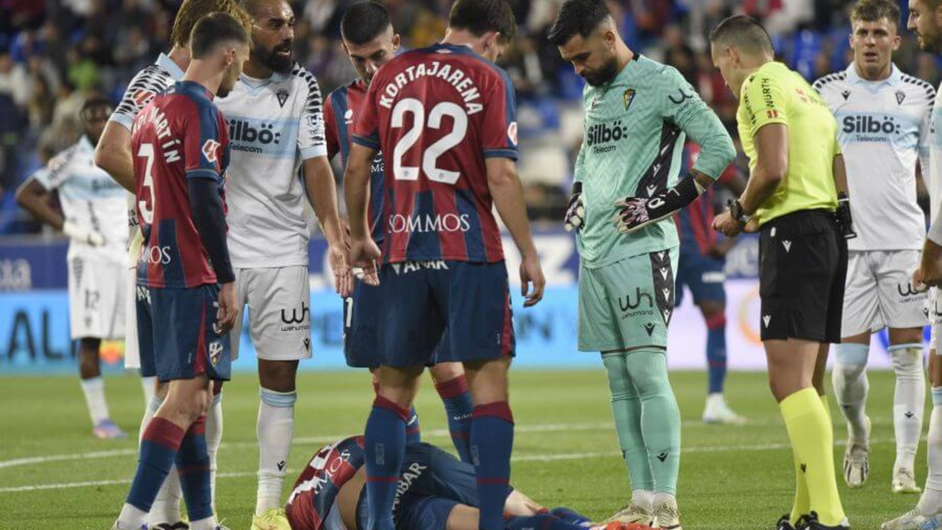 lance_del_huesca___cadiz_en_el_alcoraz_foto_laliga_001.jpeg lance_del_huesca___cadiz_en_el_alcoraz_foto_laliga_001.jpeg