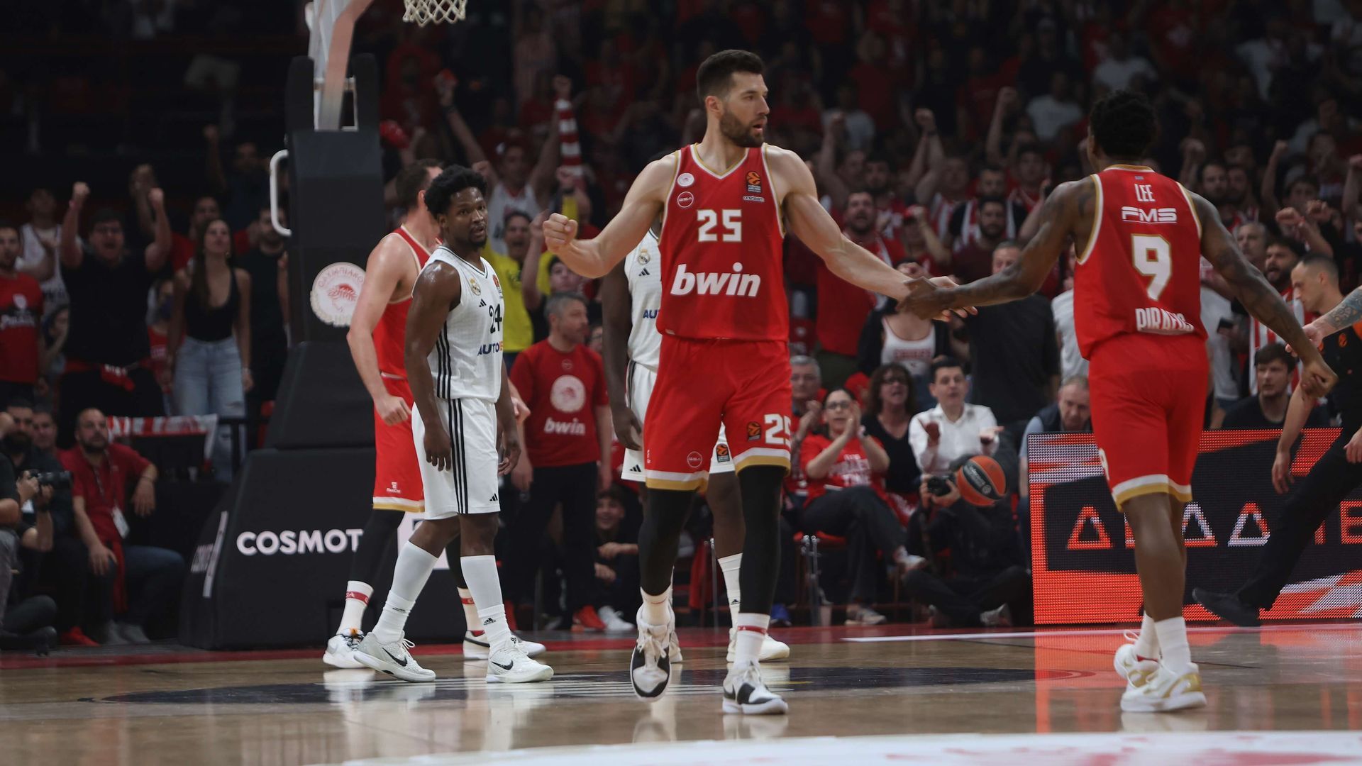 lance_del_olympiacos_real_madridd_del_segundo_partido_del_play_off_de_la_euroliga_foto.jpg