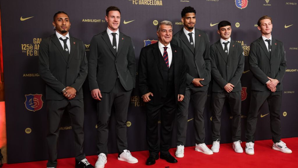 Joan Laporta se ha reunido con sus capitanes para pedirles ayuda por la mala situación económica que atraviesa el club