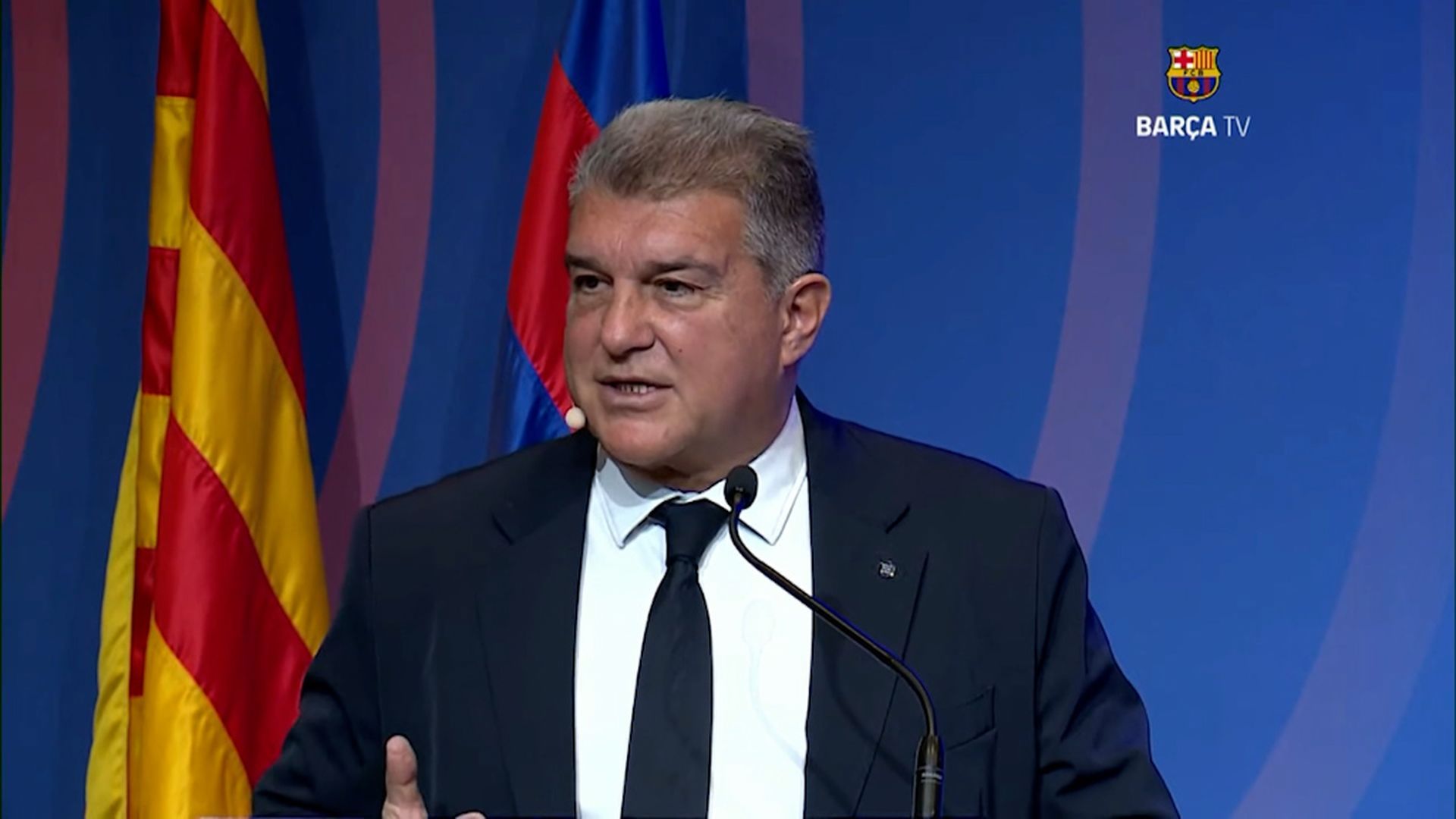 laporta_alardea_del_gran_compromiso_del_equipo_poniendo_de_referencia_a_una_jugada_con.jpg laporta_alardea_del_gran_compromiso_del_equipo_poniendo_de_referencia_a_una_jugada_con.jpg