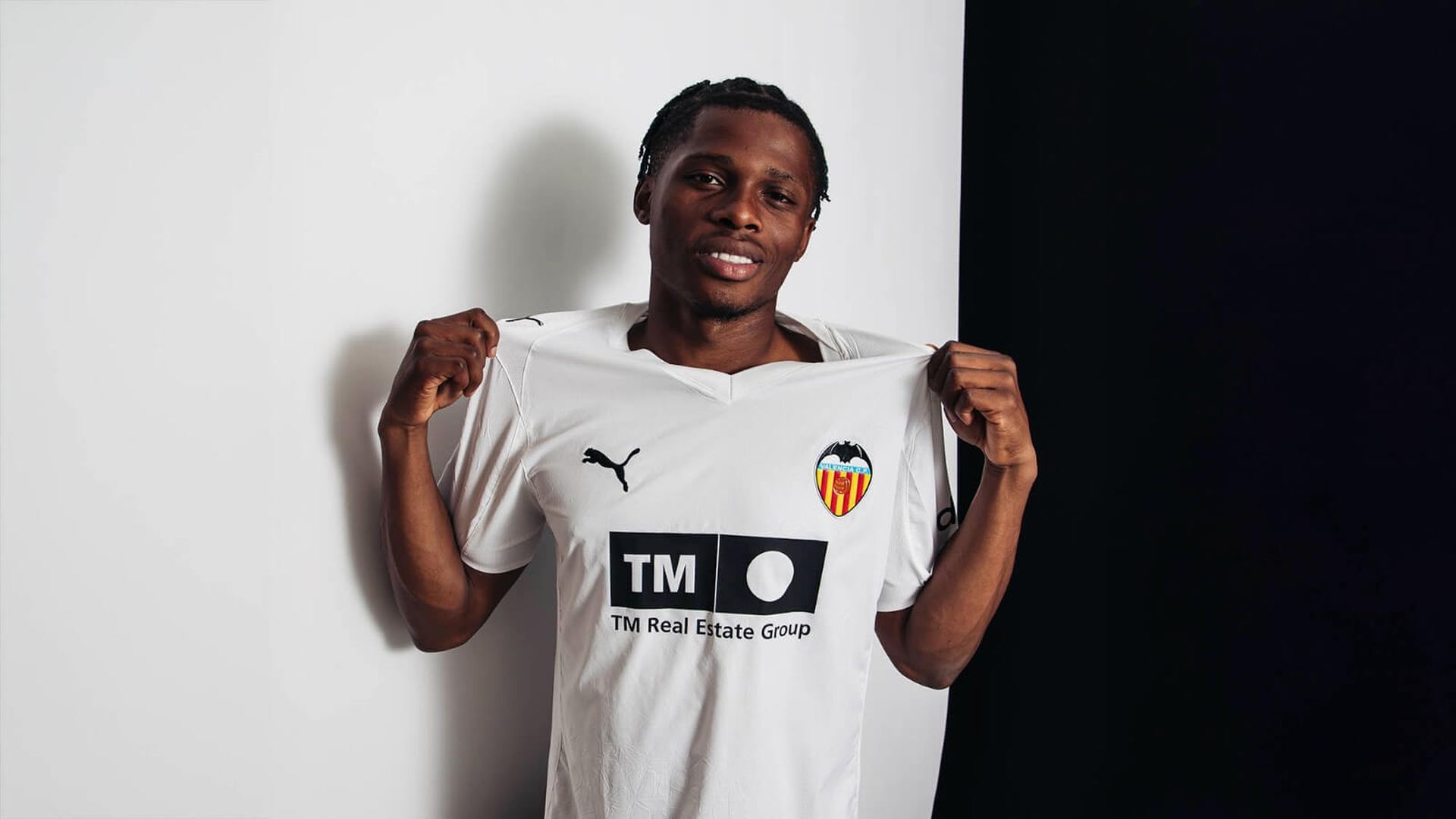 largie_ramazani_nuevo_jugador_del_valencia_cf_foto_valencia_cf_001.jpeg largie_ramazani_nuevo_jugador_del_valencia_cf_foto_valencia_cf_001.jpeg
