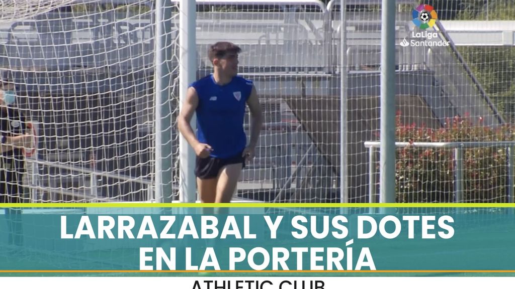 Las habilidades como portero de Gaizka Larrazabal en el entrenamiento del Athletic