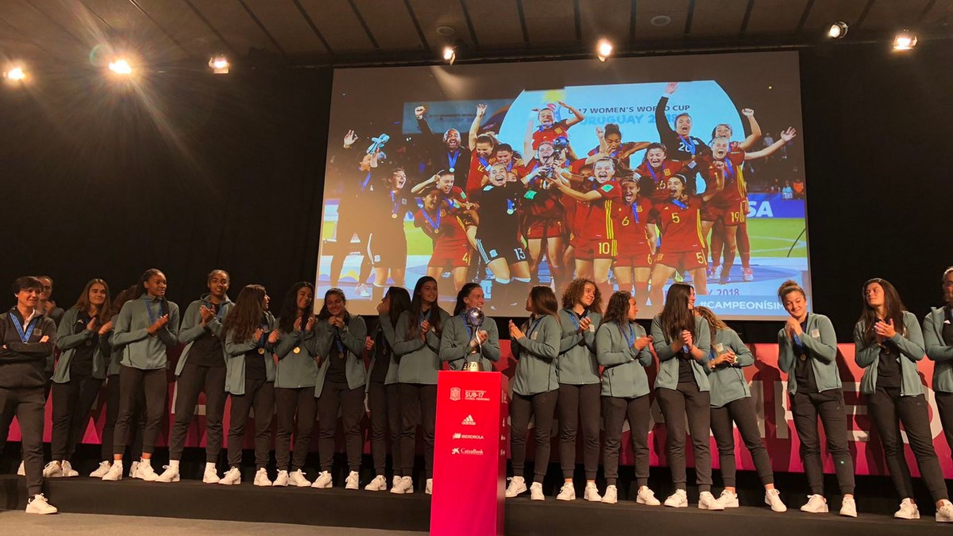 las_campeonas_del_mundo_homenajeadas_en_las_rozas__001.jpg