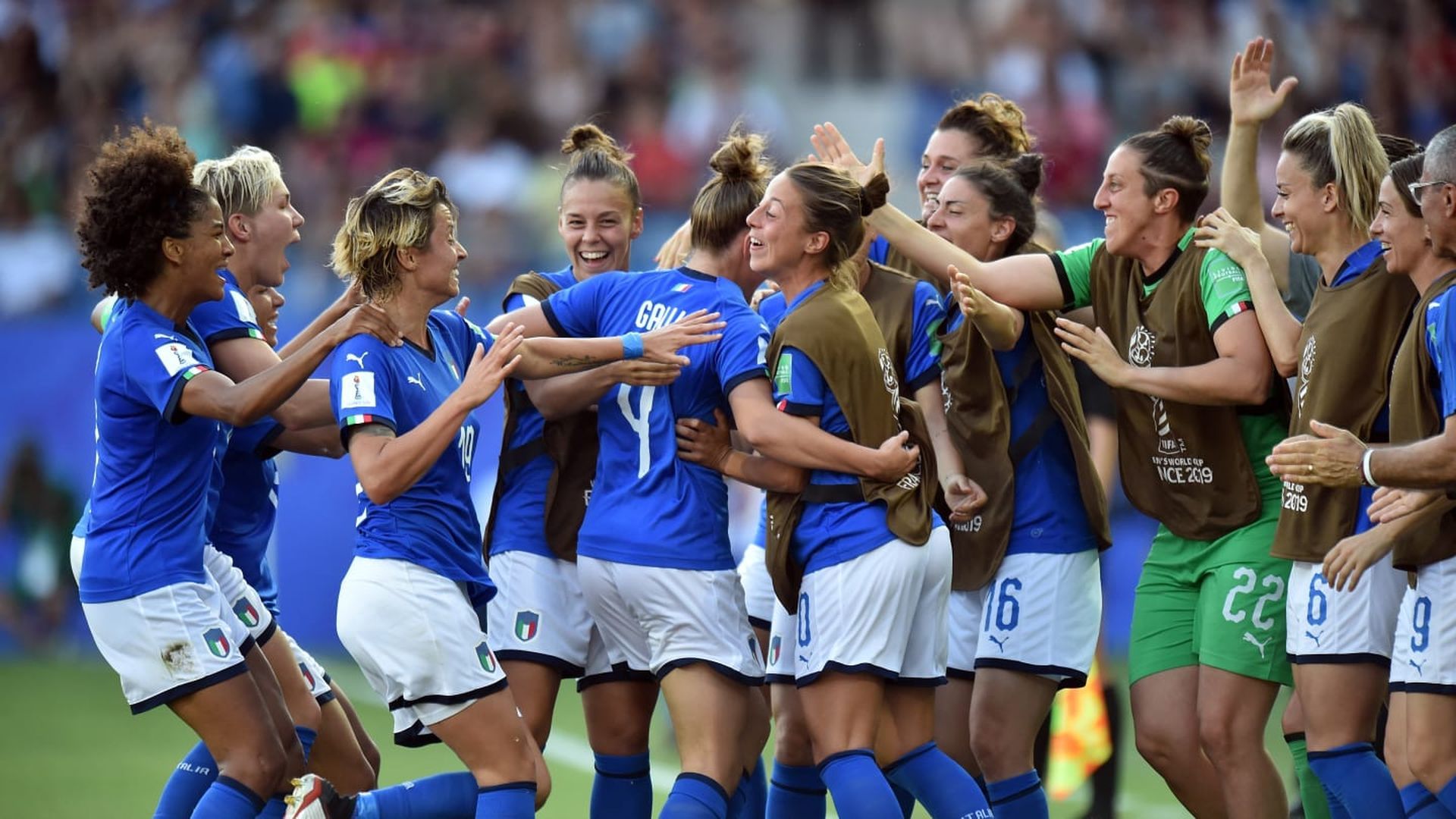 las_jugadoras_de_italia_celebran_uno_de_los_goles_foto_fifa_.jpg