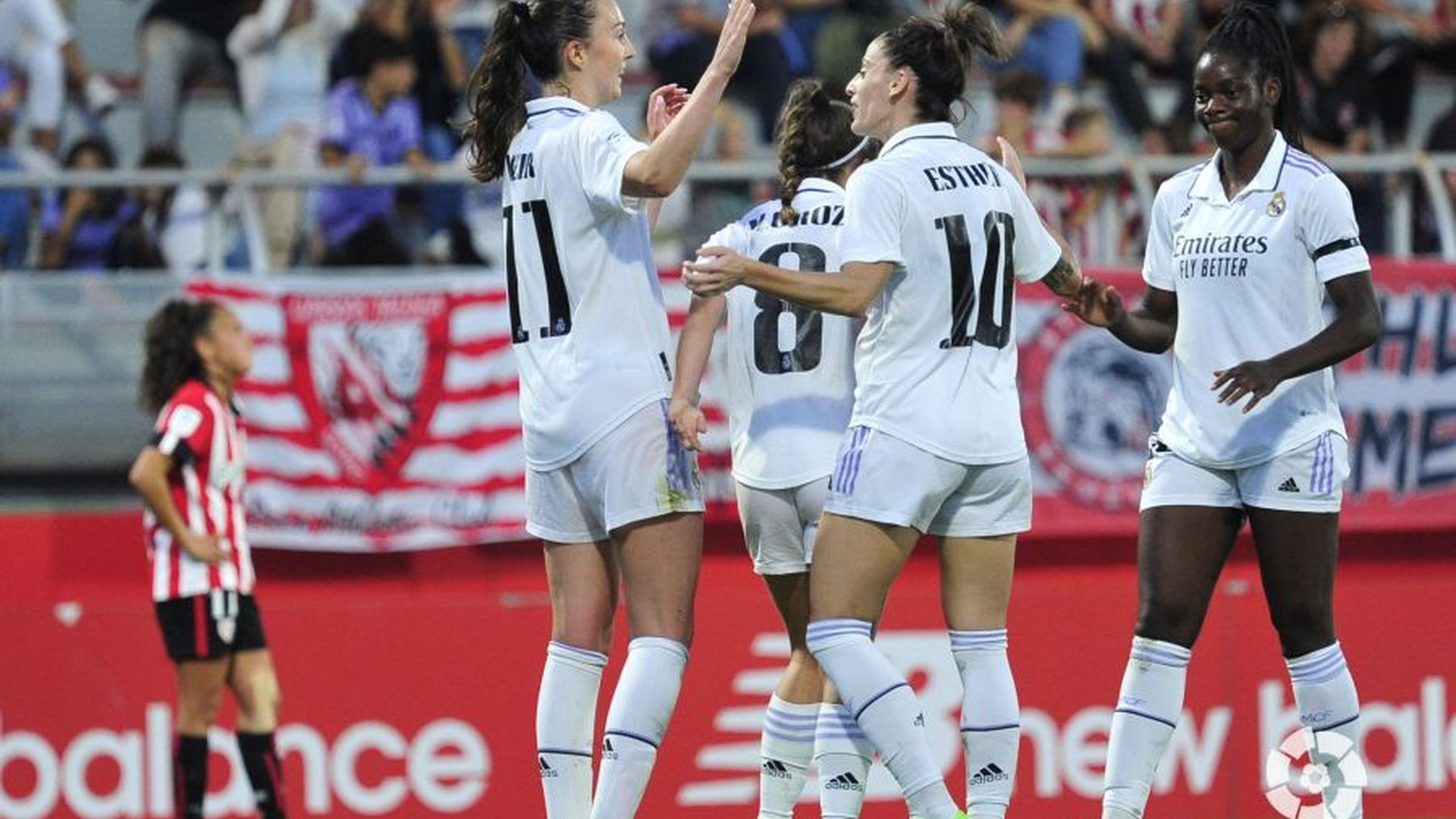 las_jugadoras_del_real_madrid_femenino_celebran_un_gol_001.jpeg