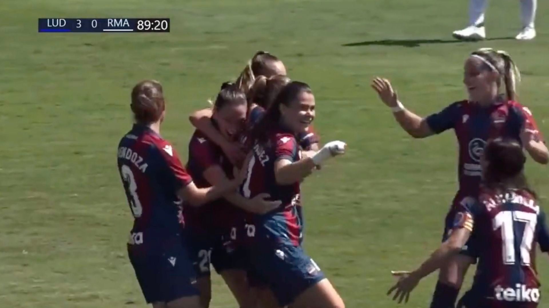 las_jugadoras_granotas_celebran_el_golazo_de_tatiana_pinto_001.png
