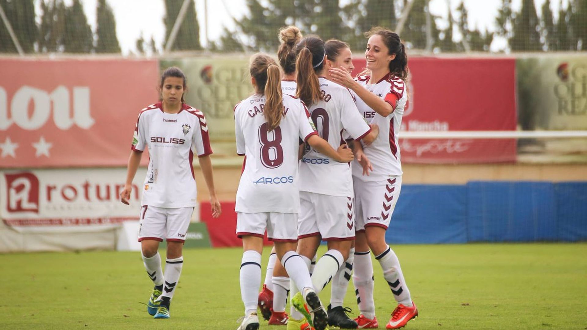 las_jugadores_del_albacete_celebrando_un_gol_001.jpg