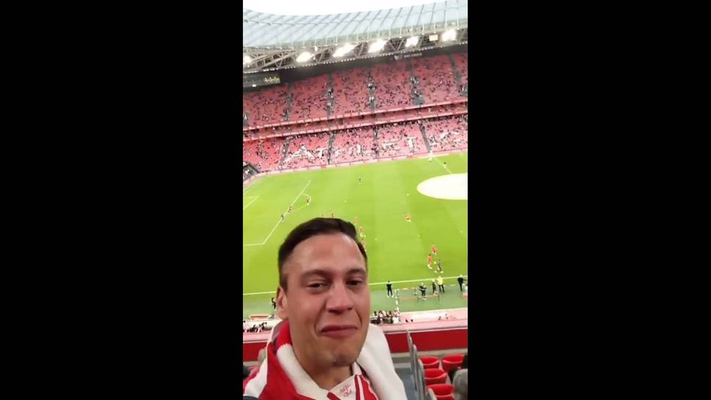 Las lágrimas de un aficionado cordobés del Athletic al volver a San Mamés