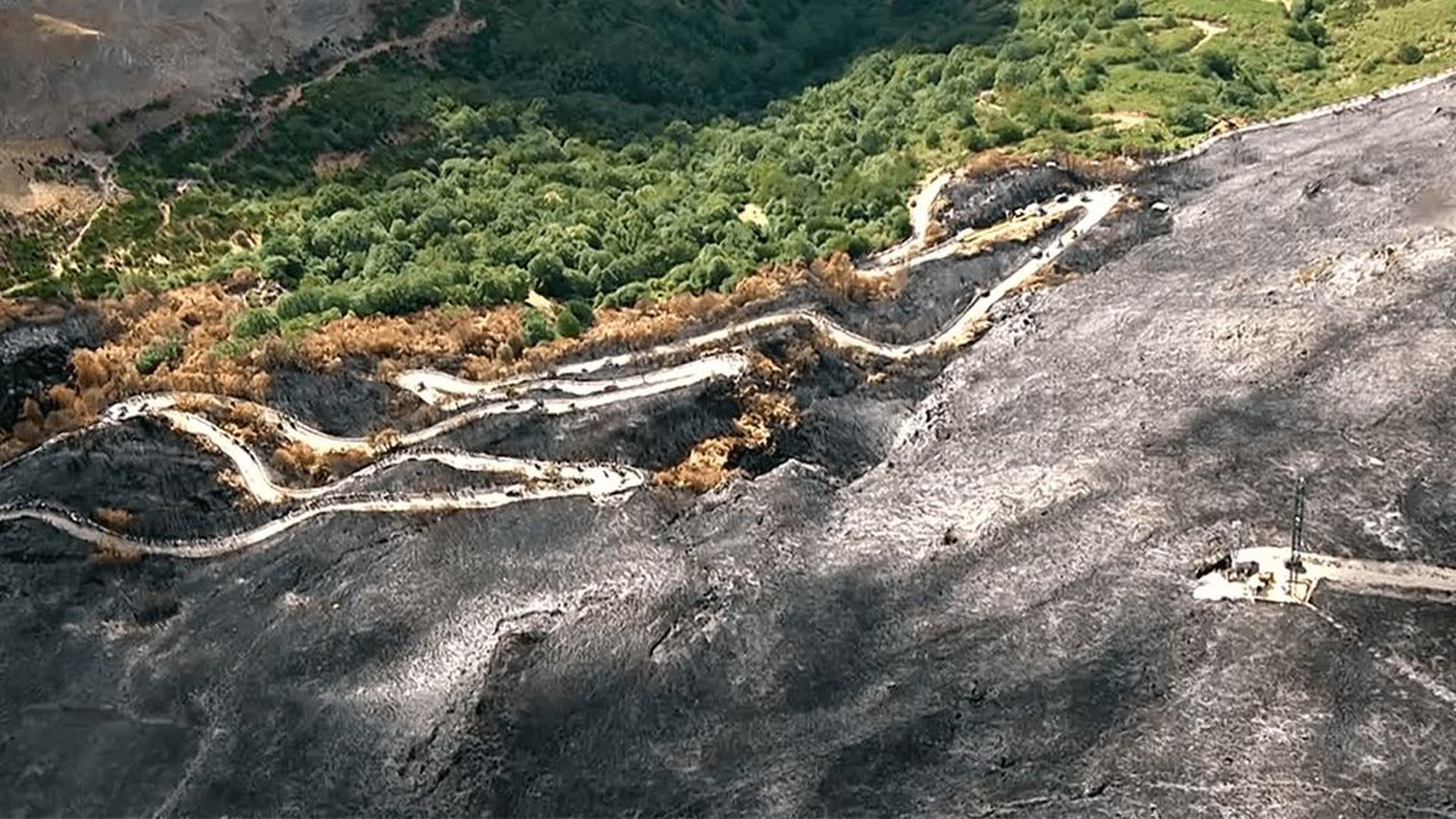 las_secuelas_de_los_incendios_vistas_en_la_vuelta_foto_rtve.png