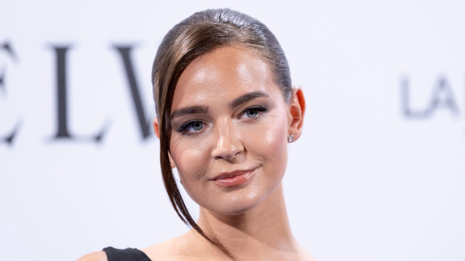 laurajpg_001.jpg laurajpg_001.jpg