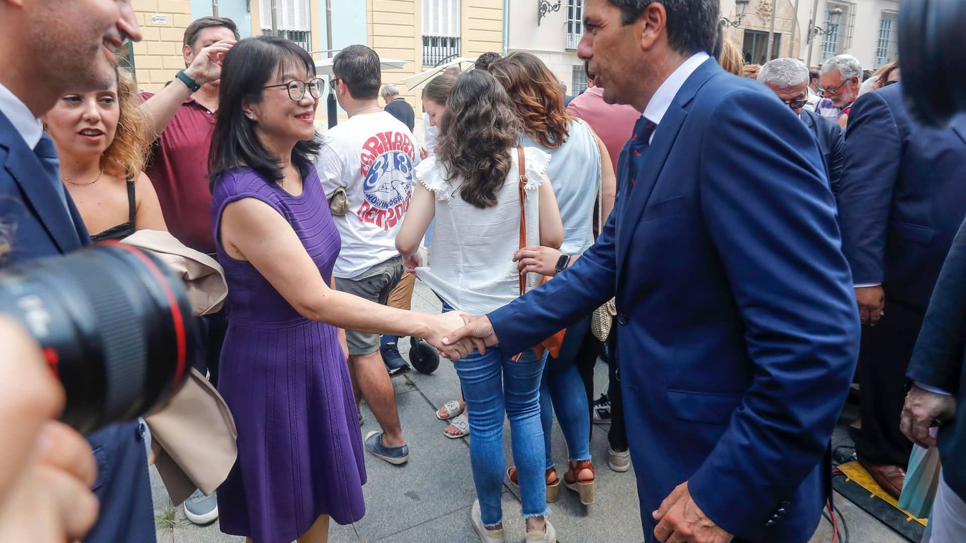 layhoon_con_carlos_mazon_y_maria_jose_catala_002.jpeg layhoon_con_carlos_mazon_y_maria_jose_catala_002.jpeg