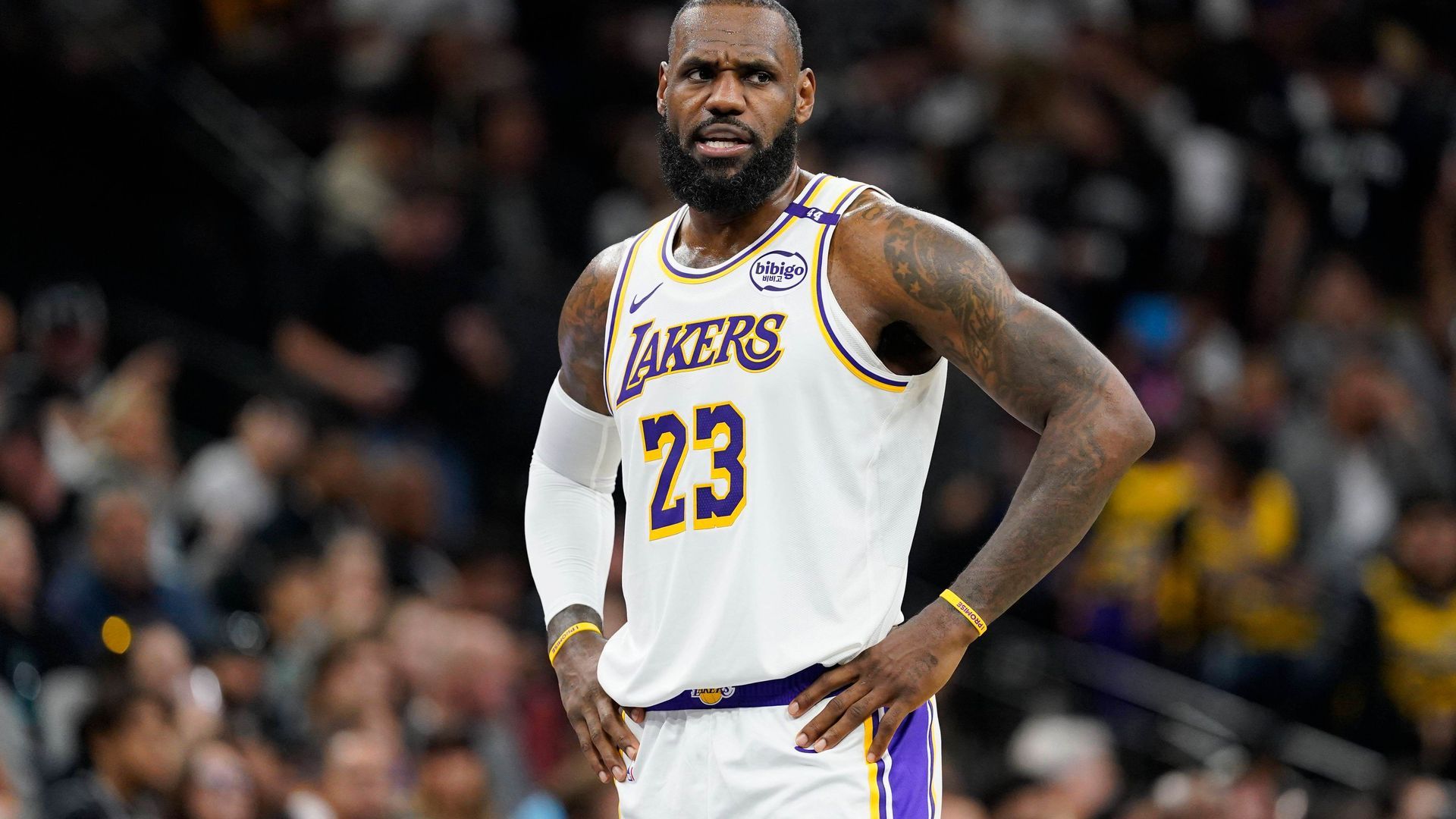 lebron_james_002.jpg lebron_james_002.jpg