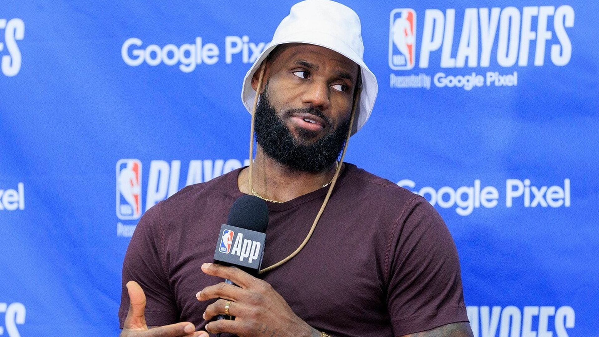 lebron.jpg lebron.jpg