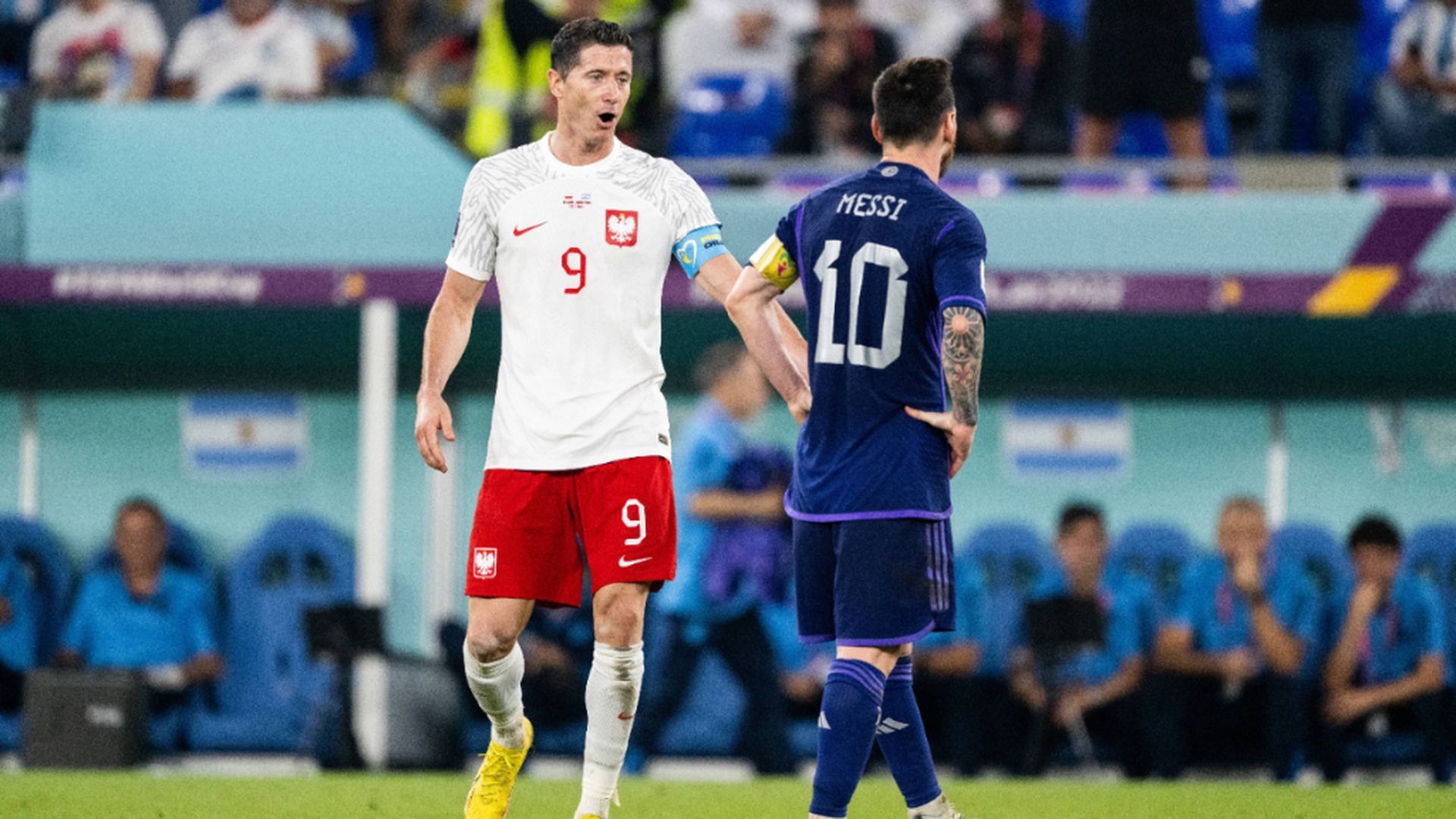 leo_messi_y_robert_lewandowski_en_el_polonia__argentina_del_mundial_de_qatar_2022_cord_001.jpg