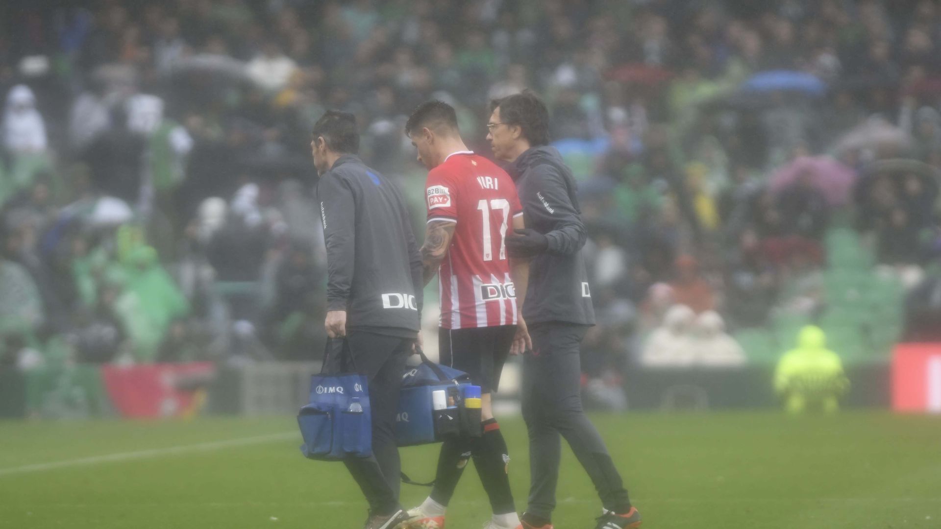 lesion_de_yuri_ante_el_betis_en_el_benito_villamarin_foto_kiko_hurtado.jpeg