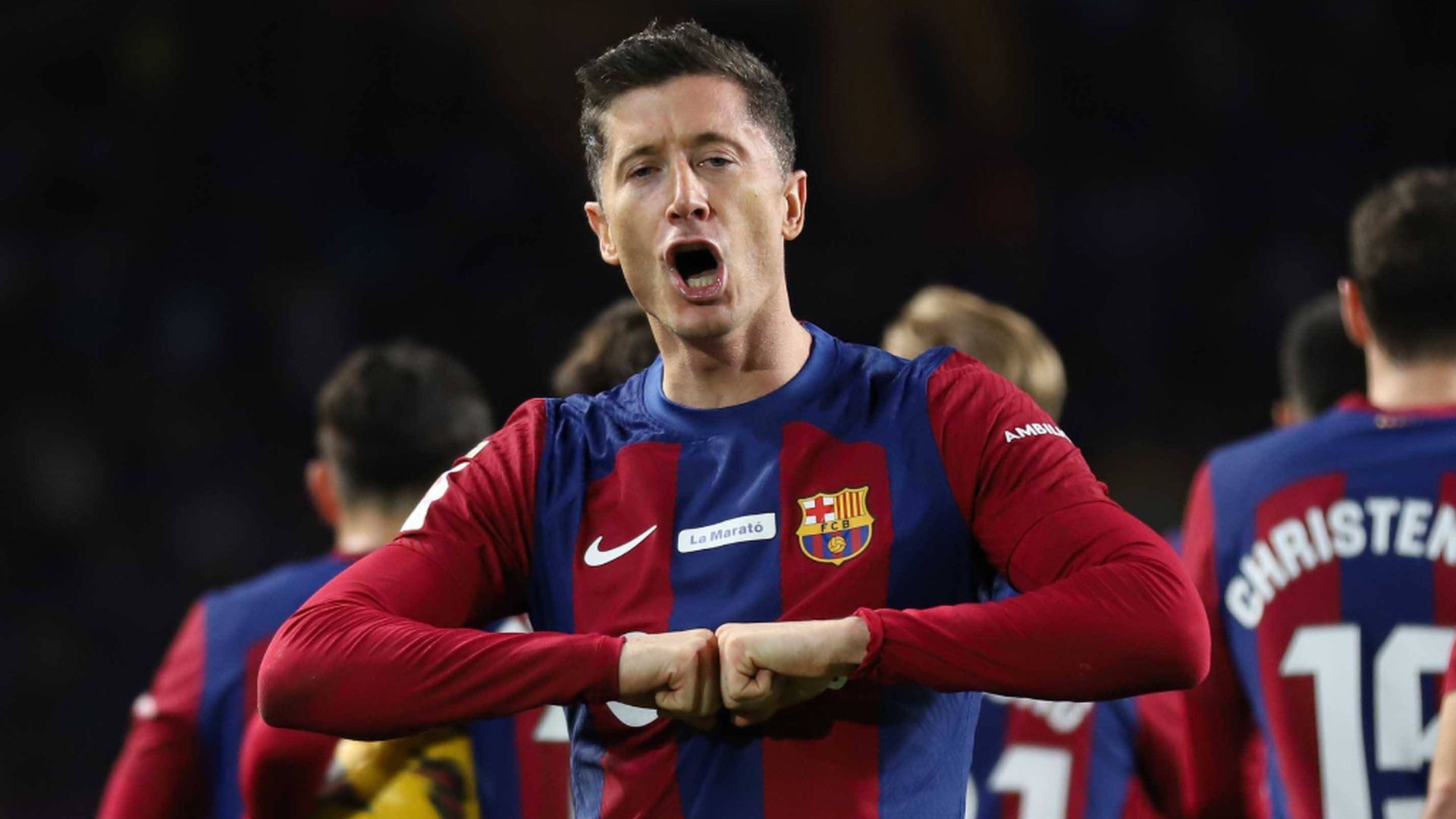 lewandowski_mas_motivado_que_nunca_tras_la_bronca_de_xavi_frente_al_almeria_cordon_pre_001.jpg lewandowski_mas_motivado_que_nunca_tras_la_bronca_de_xavi_frente_al_almeria_cordon_pre_001.jpg