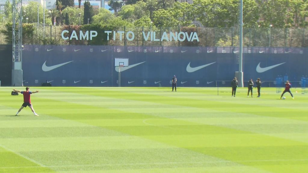 Ter Stegen y Lewandowski afinan su puntería con un juego en el entrenamiento con Xavi muy pendiente