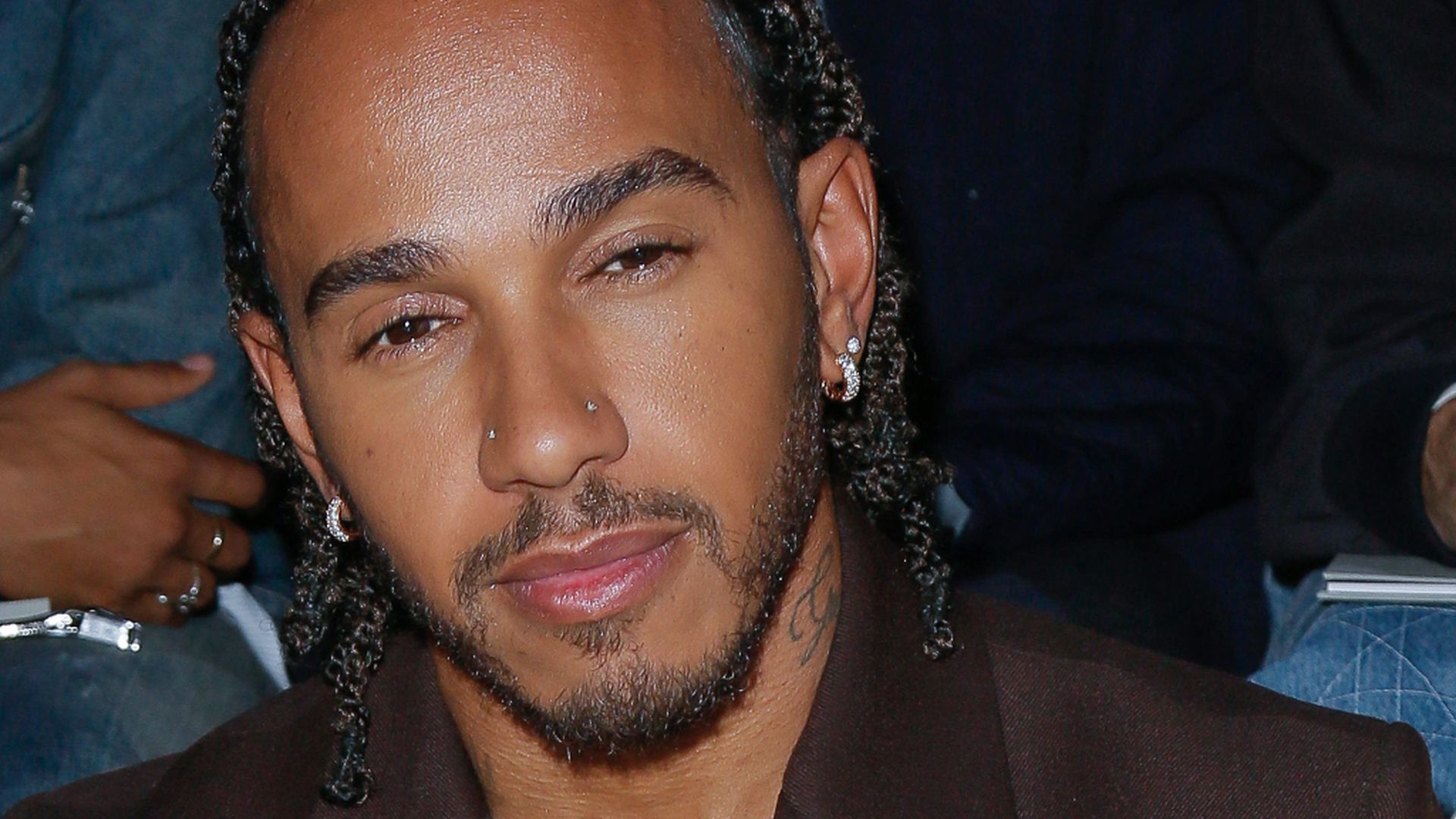 lewis_hamilton_en_el_desfile_de_dior_cordon_press.jpg