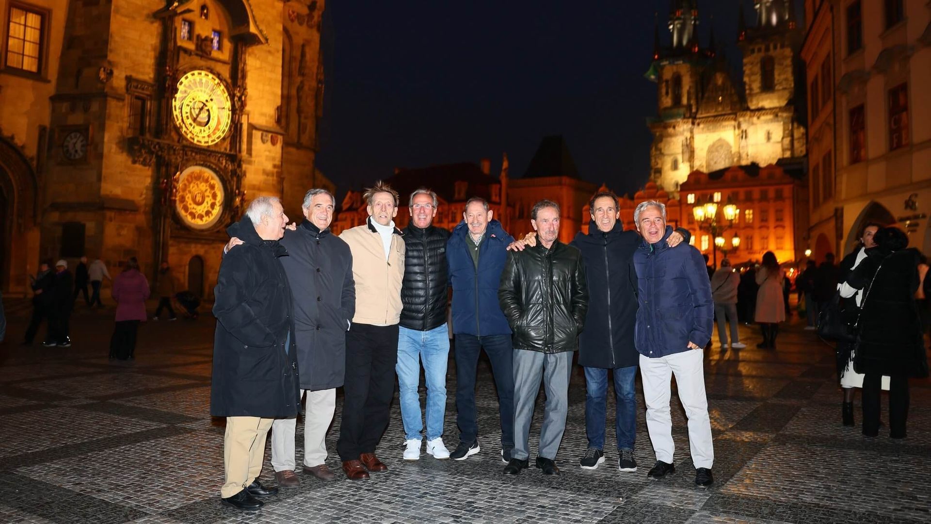 leyendas_de_la_real_en_la_plaza_de_wenceslao_de_praga_foto_real_sociedad_001.jpg