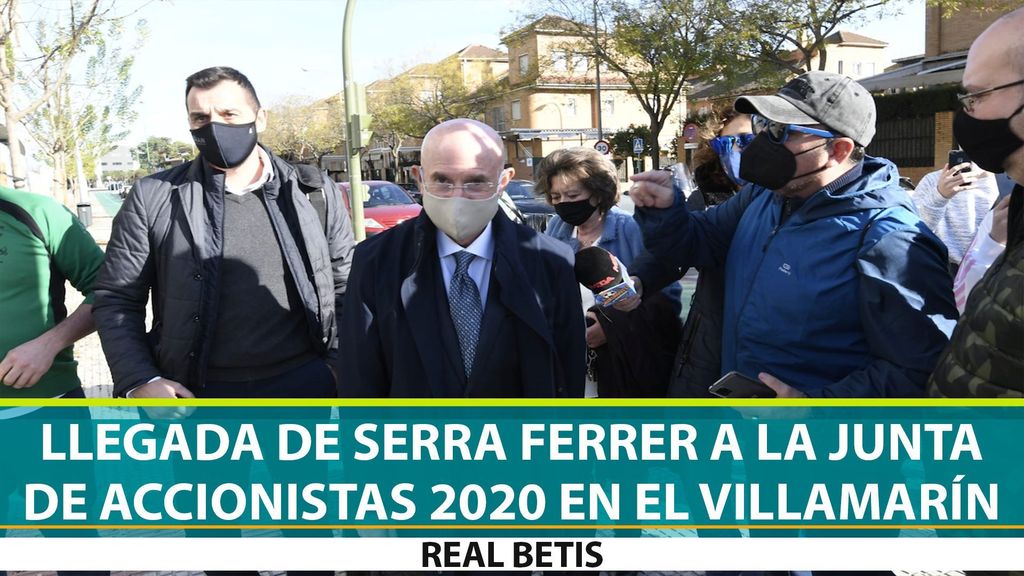 Llegada de Serra Ferrer a la junta de accionistas del Betis 2020 en el Benito Villamarín