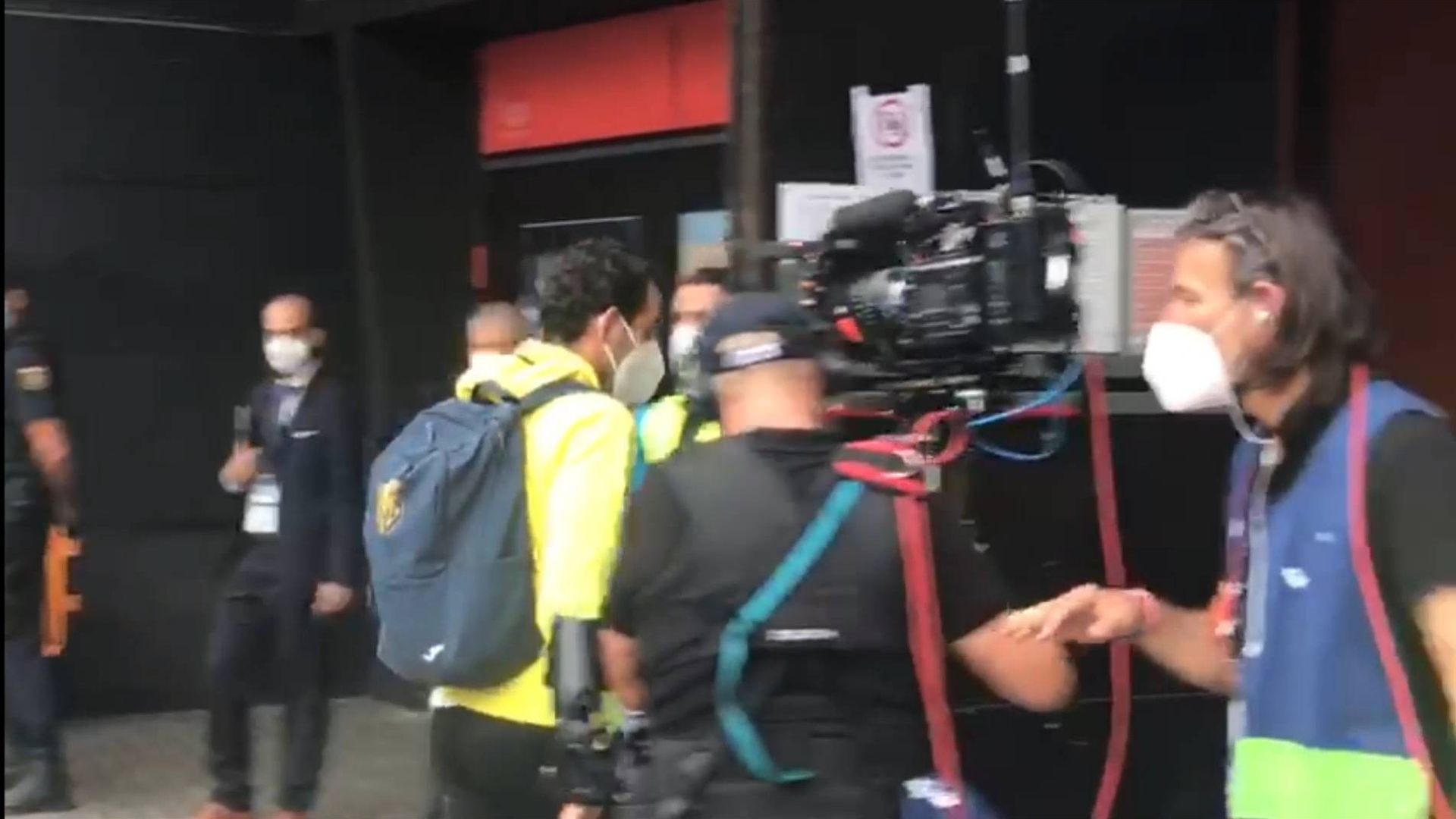 llegada_de_parejo_a_mestalla_para_enfrentarse_al_valencia__001.jpg