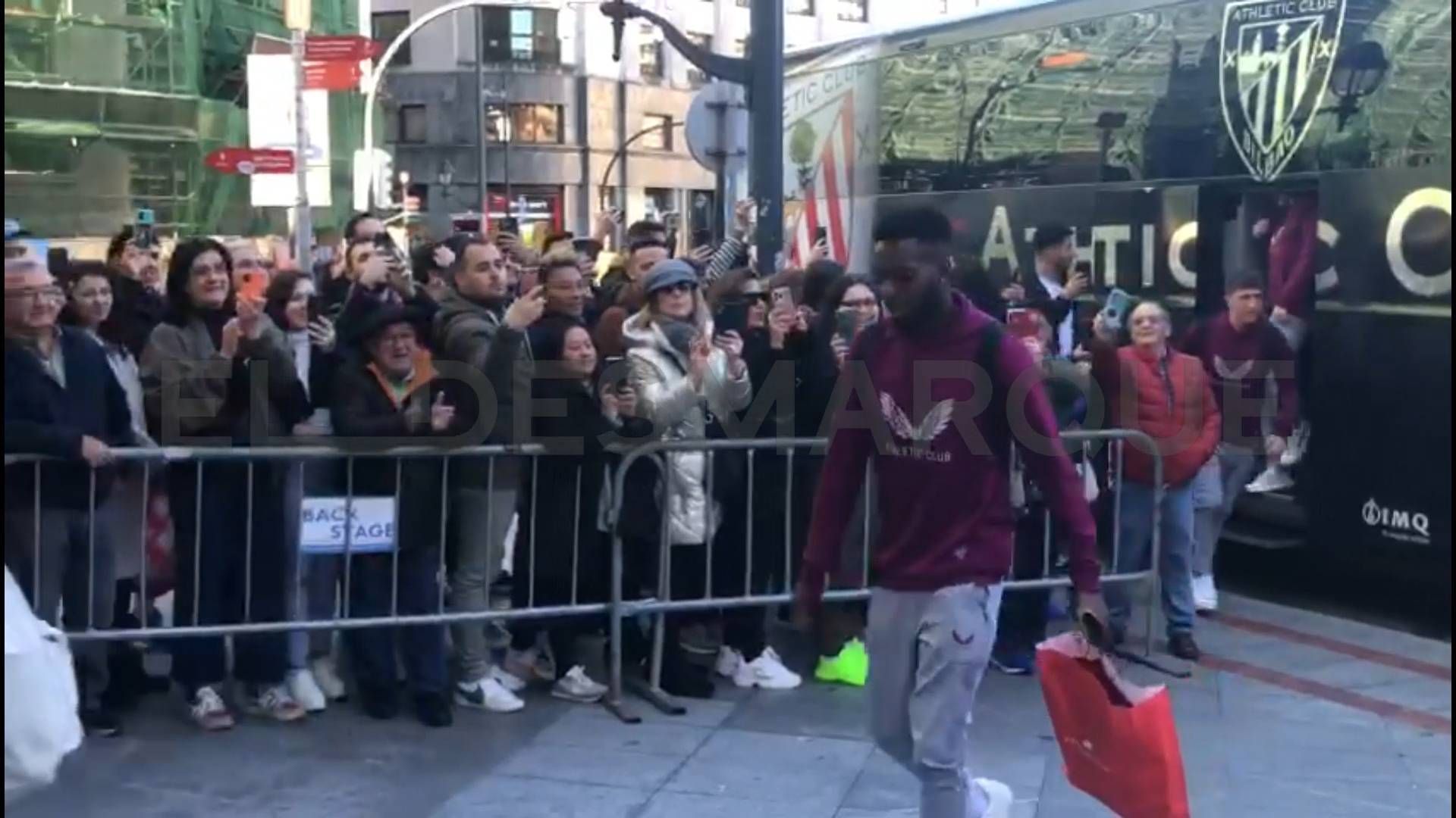 llegada_del_athletic_al_hotel_antes_del_partido_ante_el_barca.jpg llegada_del_athletic_al_hotel_antes_del_partido_ante_el_barca.jpg