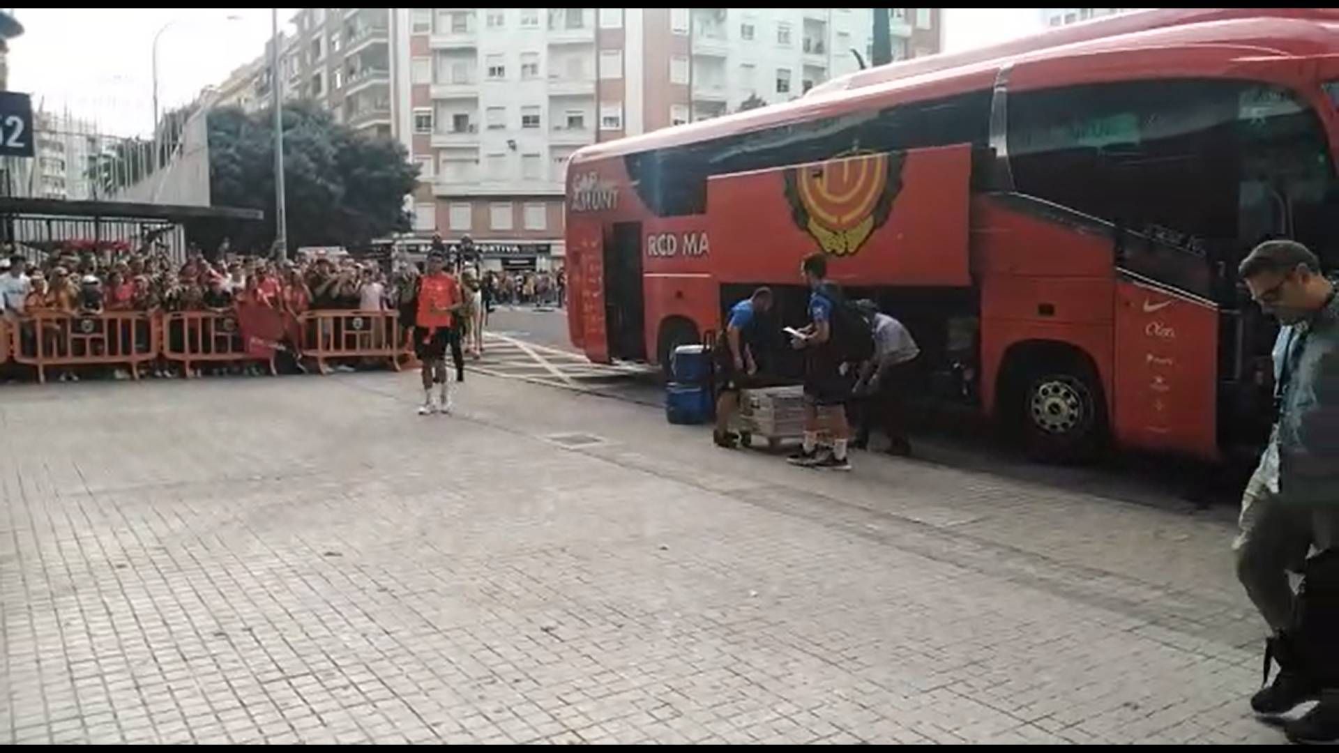 llegada_del_rcd_mallorca_a_mestalla_001.jpg