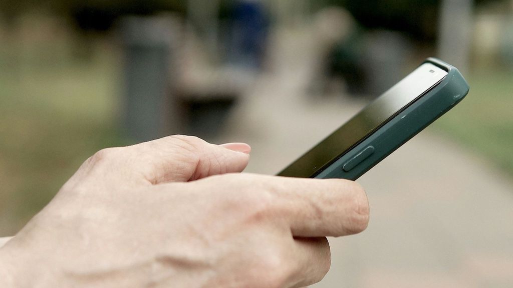 ¿Llegará el fin de los teléfonos móviles con el avance de la IA?: "Lo vamos a usar muchísimo menos y eso va a permitir otro tipo de formatos"