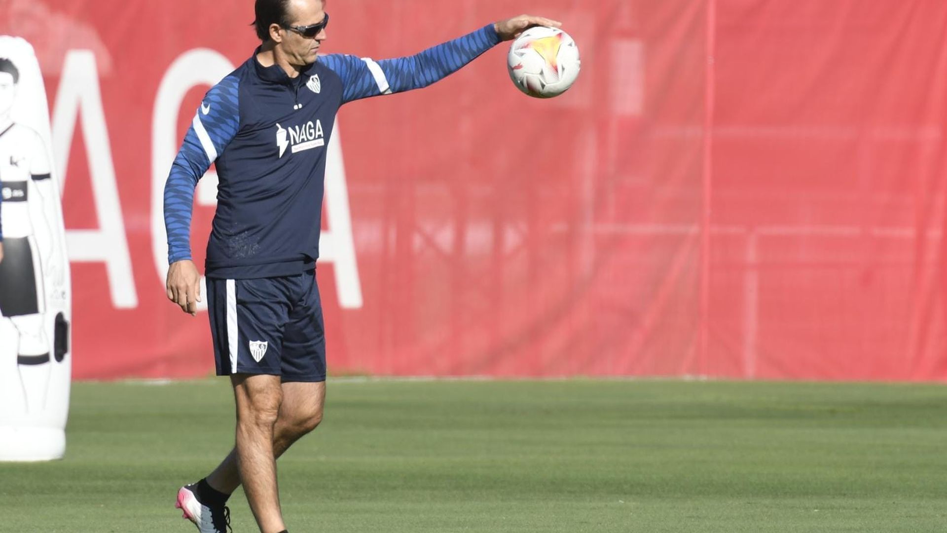 lopetegui_durante_el_entrenamiento_001.jpeg lopetegui_durante_el_entrenamiento_001.jpeg