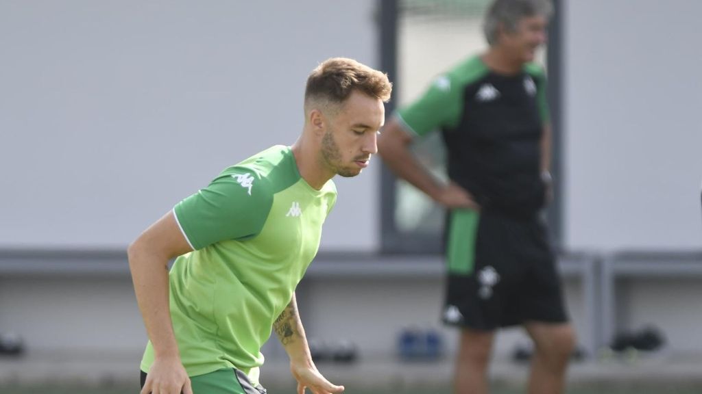 Loren, uno más en el entrenamiento a la espera de concretarse su salida