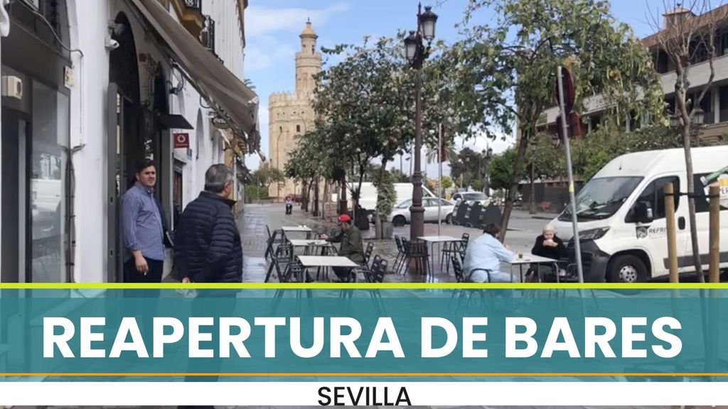 Los bares sirven sus primeros desayunos en la reapertura