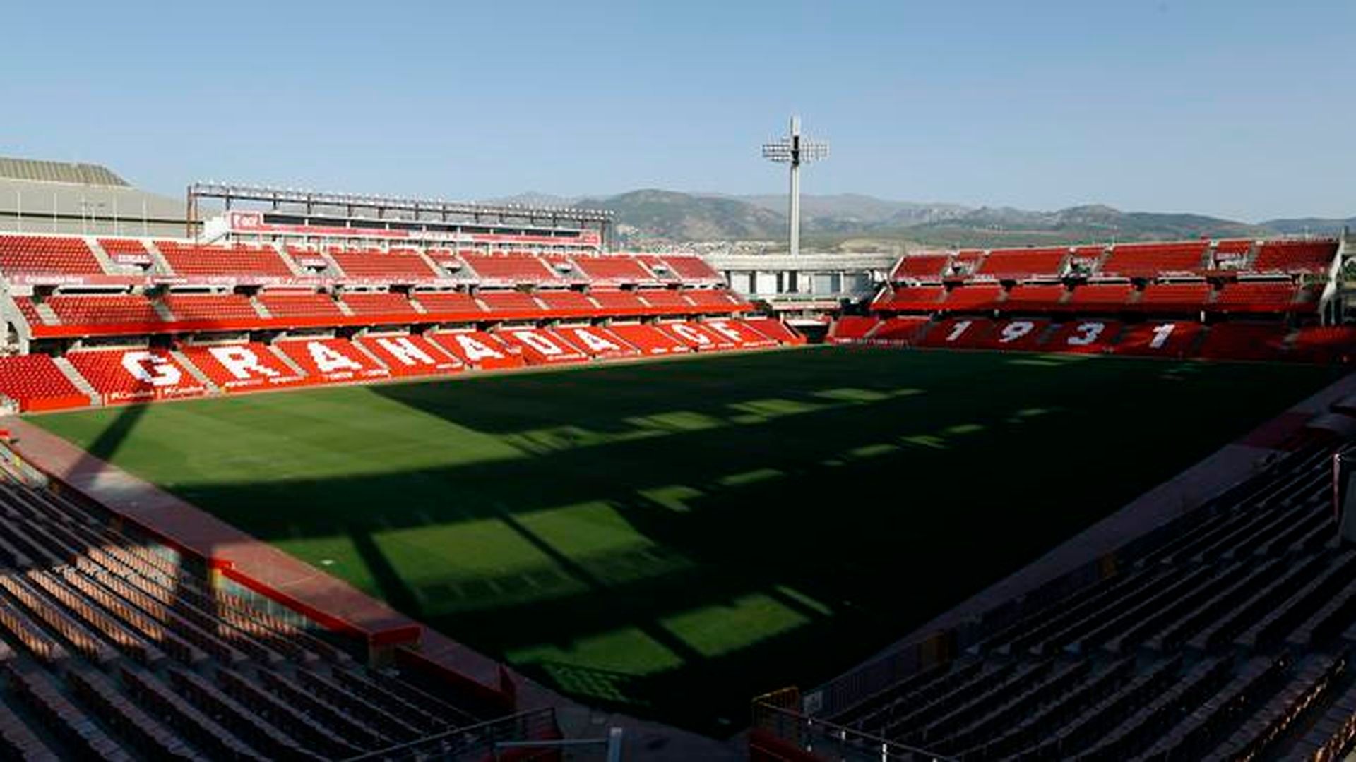 los_carmenes_escenario_del_partido_001.jpg