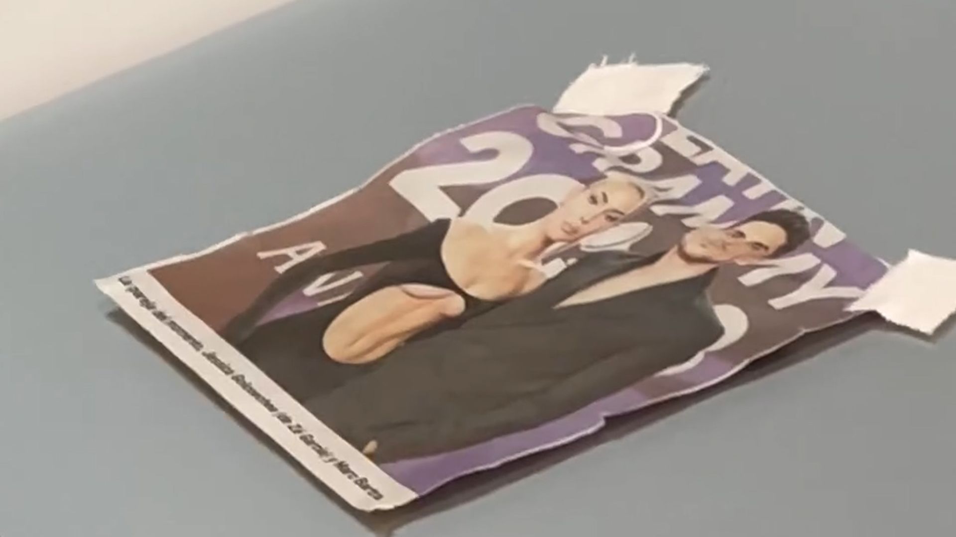 los_companeros_de_bartra_le_vacilan_por_su_foto_con_goicoechea____quien_ha_sido_el_gra.jpg los_companeros_de_bartra_le_vacilan_por_su_foto_con_goicoechea____quien_ha_sido_el_gra.jpg