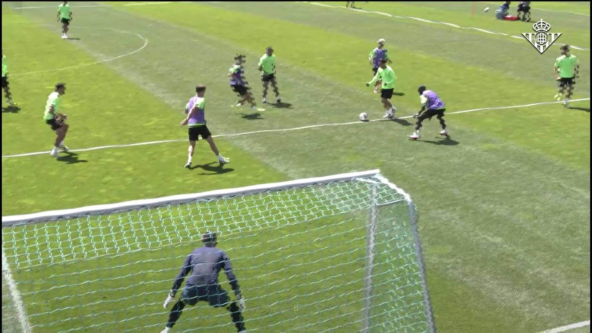 los_goles_de_juanmi_y_borja_igleisias_en_el_entrenamiento_del_betis_en_austria_001.jpg los_goles_de_juanmi_y_borja_igleisias_en_el_entrenamiento_del_betis_en_austria_001.jpg